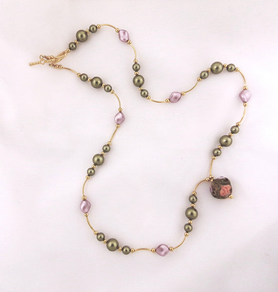 Floral Pearl Necklace